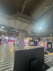 The Heeren (D9), Retail #634975771